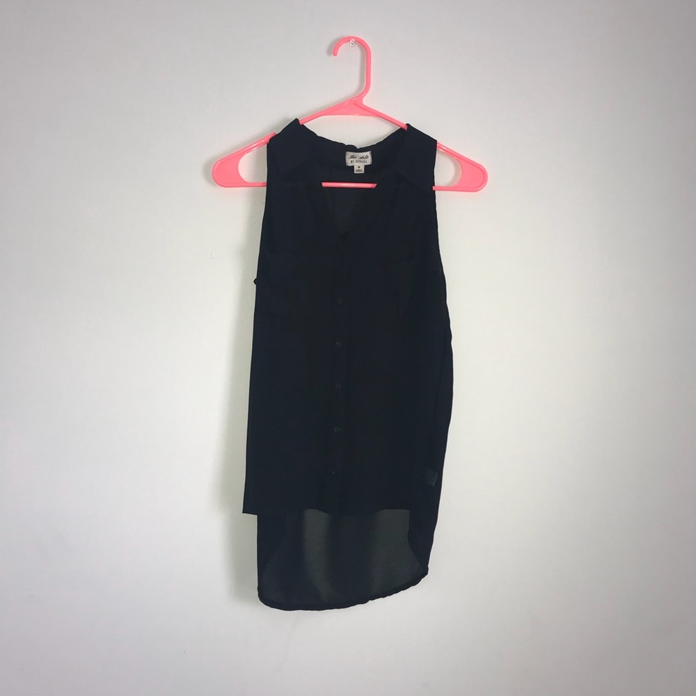 Zenana Outfitters Black blouse high - low